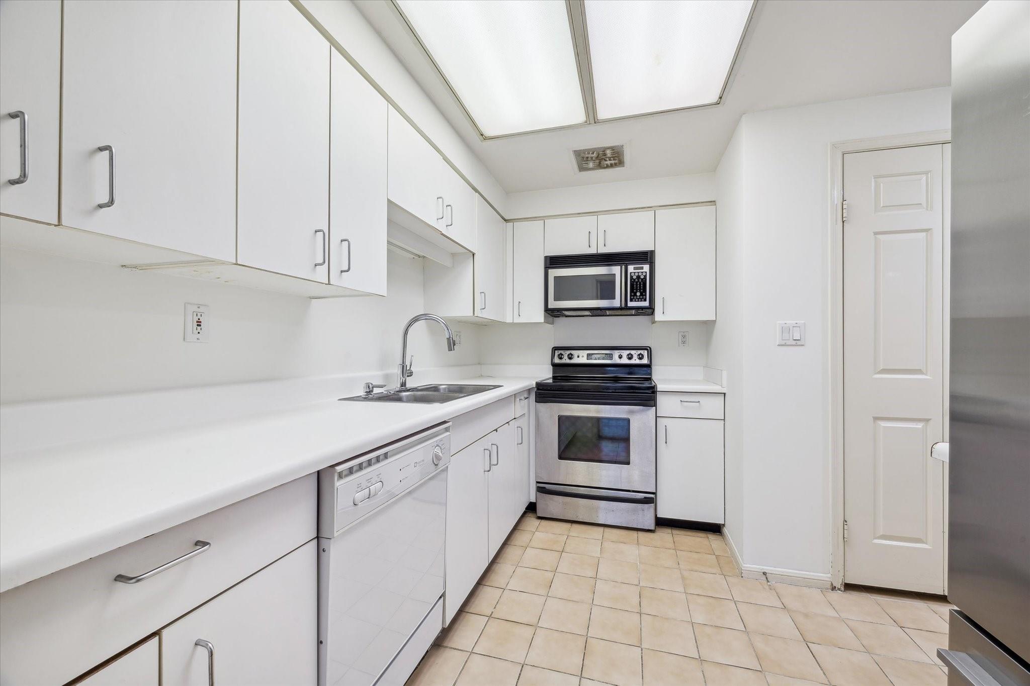 2001 Holcombe Boulevard 504