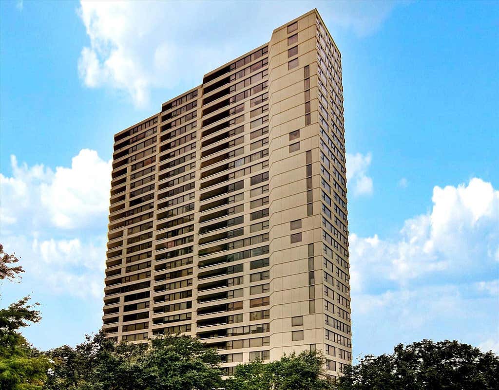 Photo of 14 Greenway Plaza #6P, Houston, TX 77046 (MLS # 33479496)