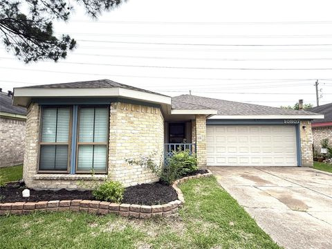 Photo of 10807 Emery Drive, Houston, TX 77099 (MLS # 62026819)