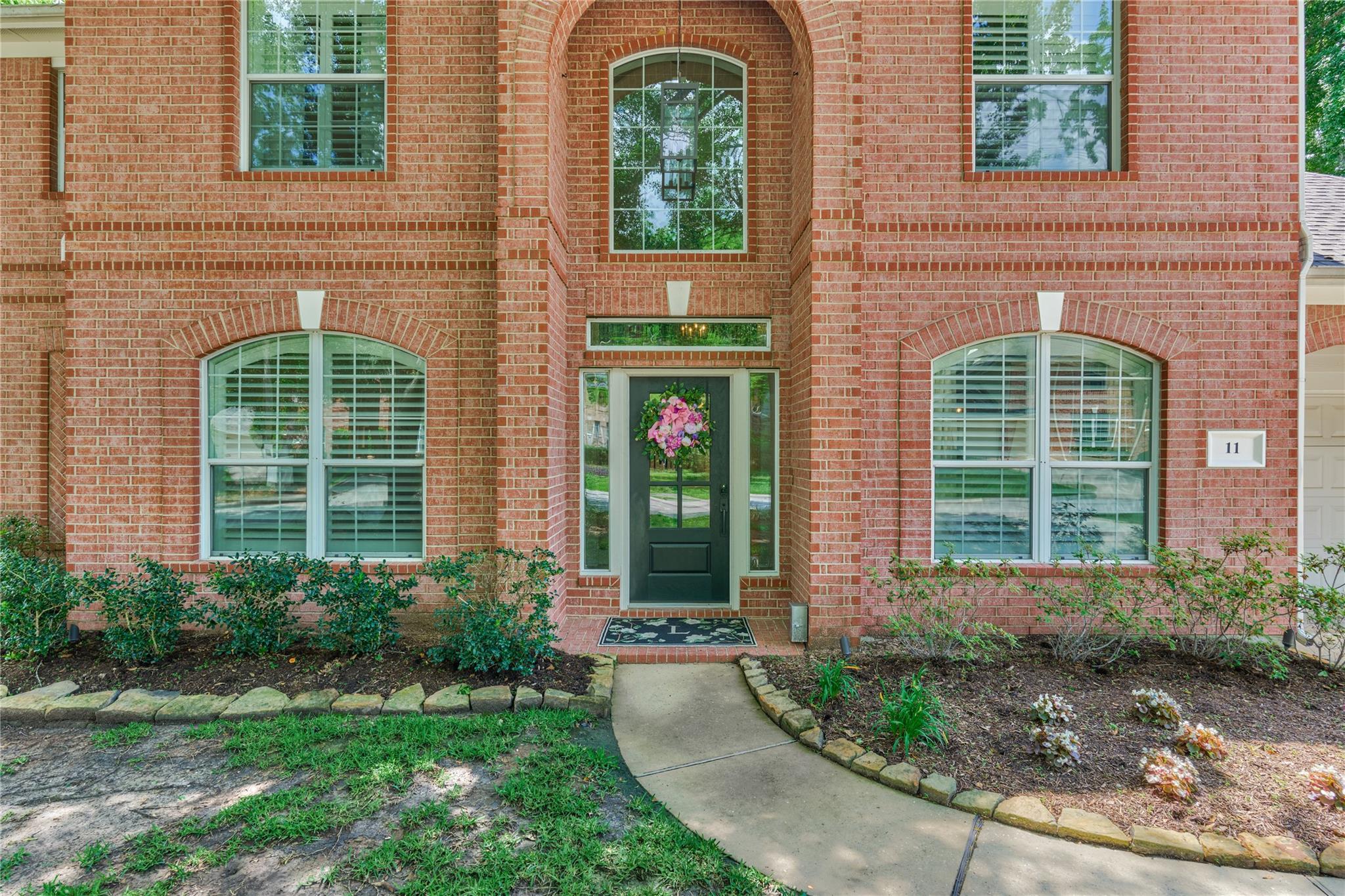 11 Filigree Pines Place
