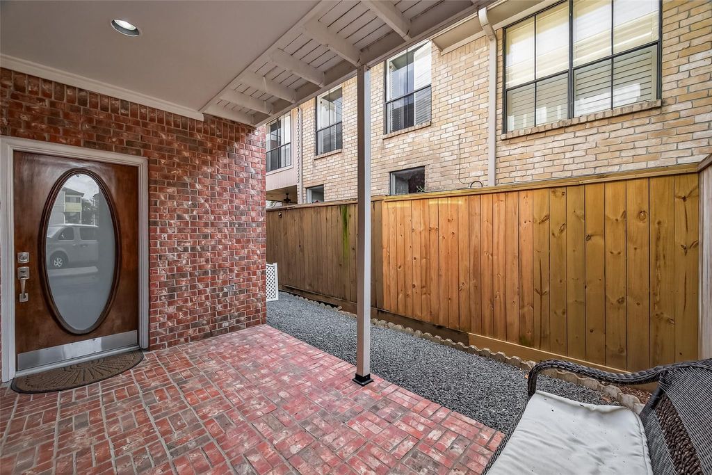 Photo of 2413 Potomac Drive #D, Houston, TX 77057 (MLS # 67389809)