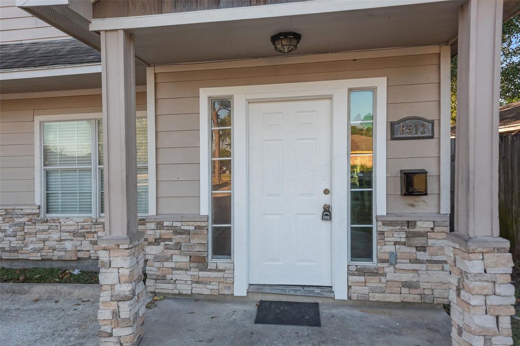 Photo of 6512 Nunn Street, Houston, TX 77087 (MLS # 40024113)