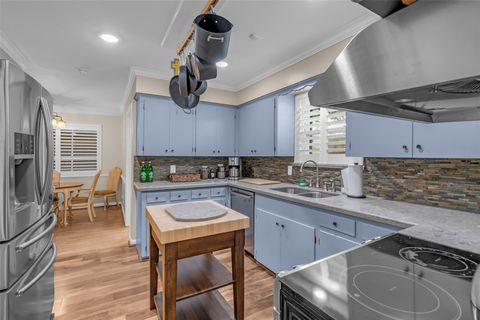 Tiny photo for 10051 Meadow Lake Lane, Houston, TX 77042 (MLS # 8608747)