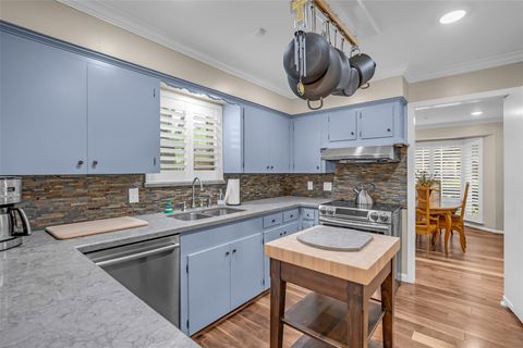 Tiny photo for 10051 Meadow Lake Lane, Houston, TX 77042 (MLS # 8608747)