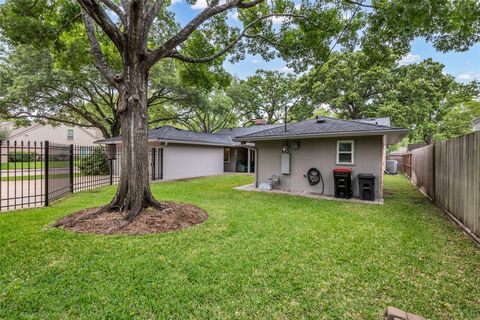 Tiny photo for 10051 Meadow Lake Lane, Houston, TX 77042 (MLS # 8608747)