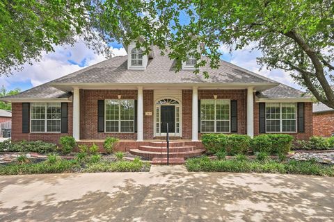 Photo of 717 Willow Loop, College Station, TX 77845 (MLS # 15182055)