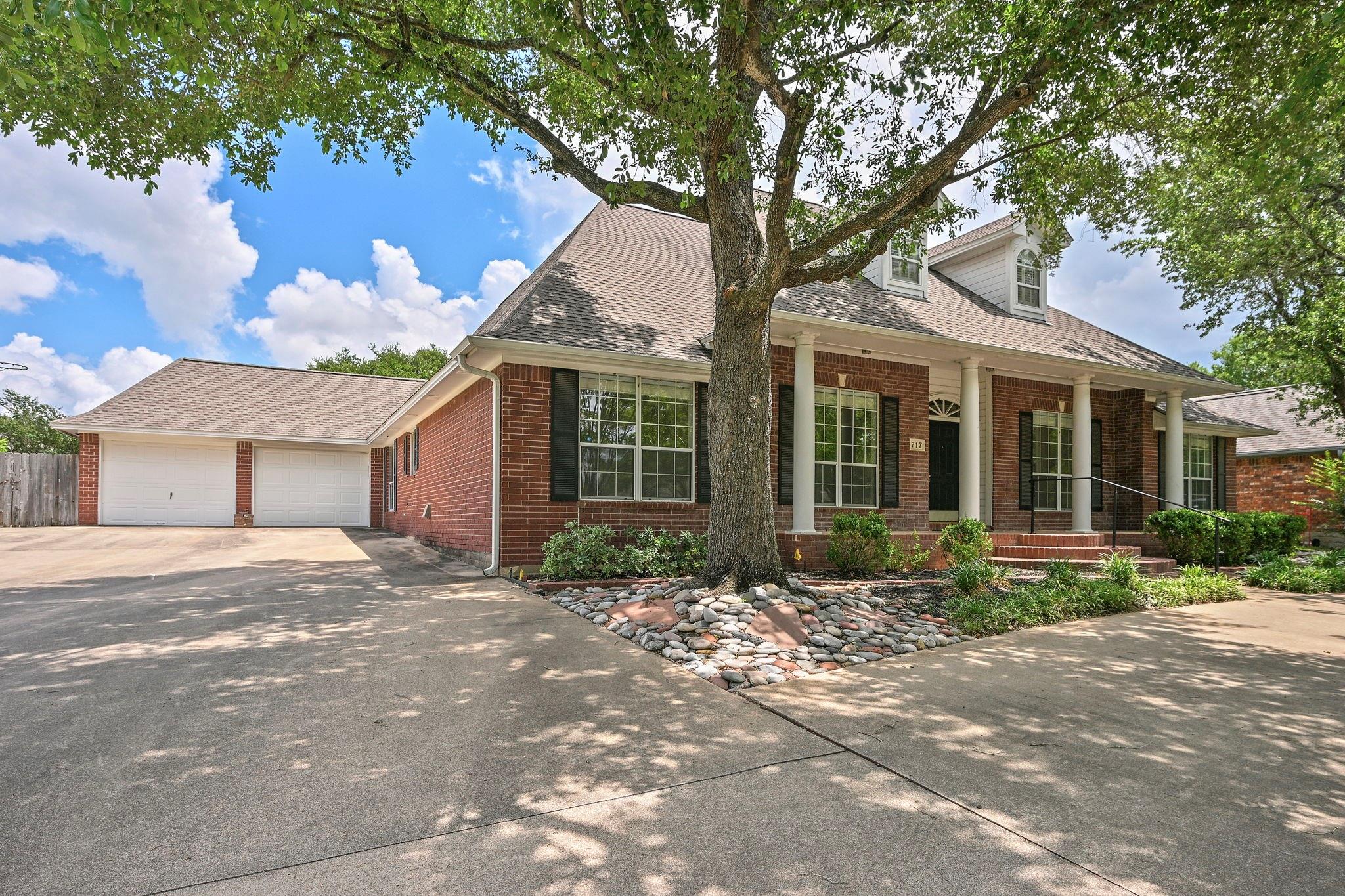 717 Willow Loop