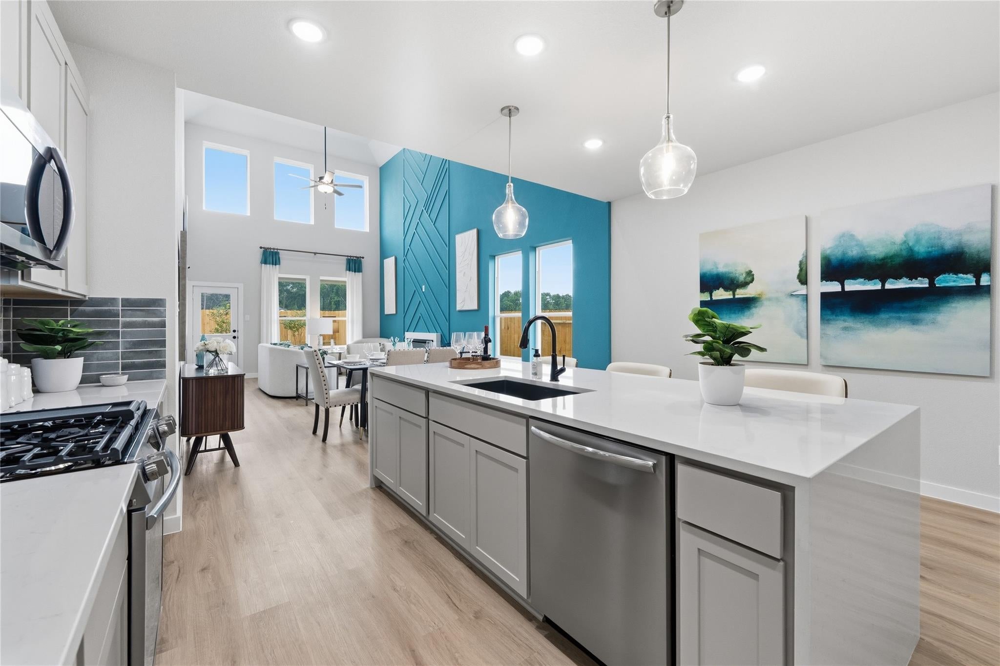 8127 Goliad Way
