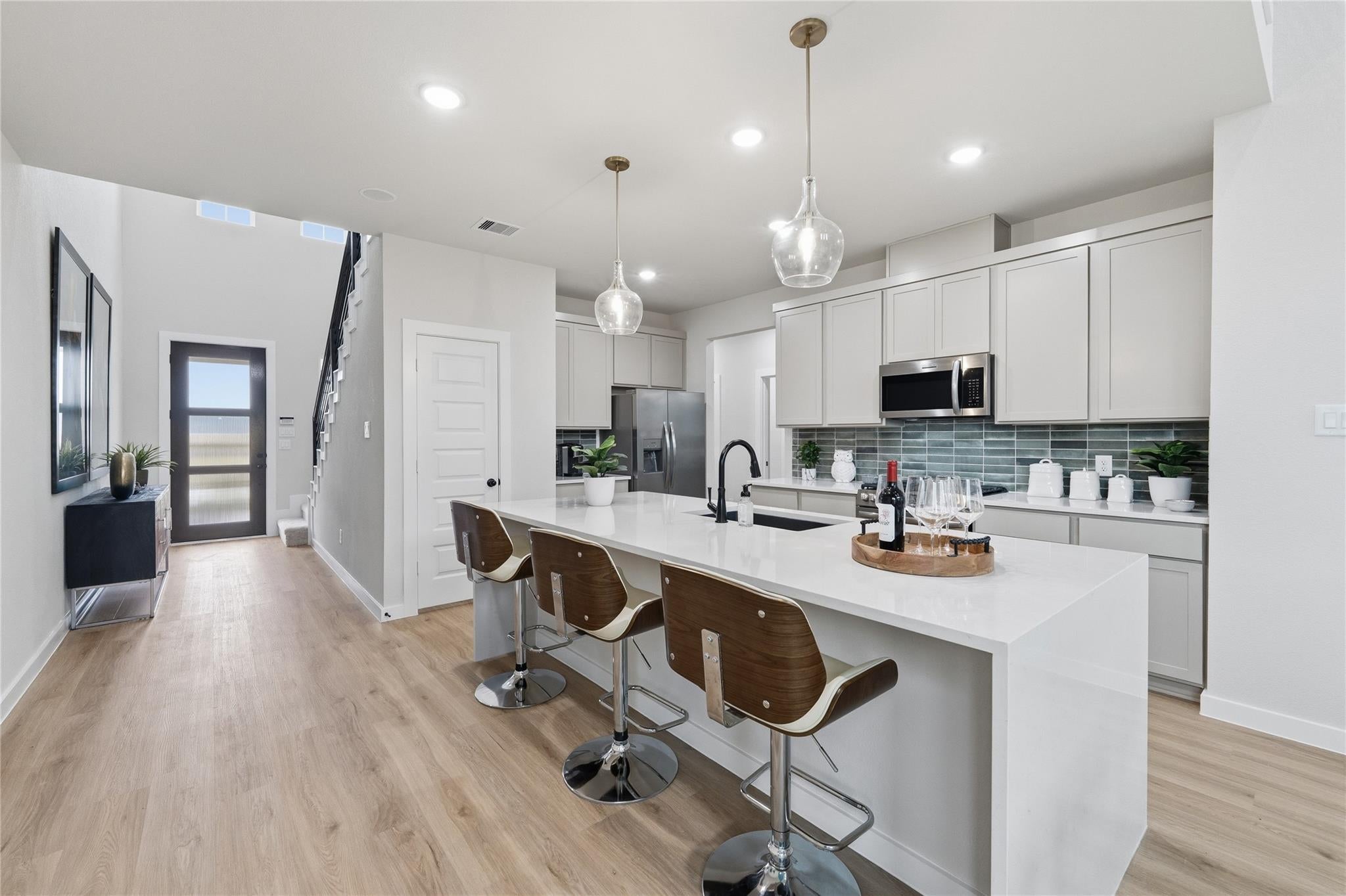 8127 Goliad Way