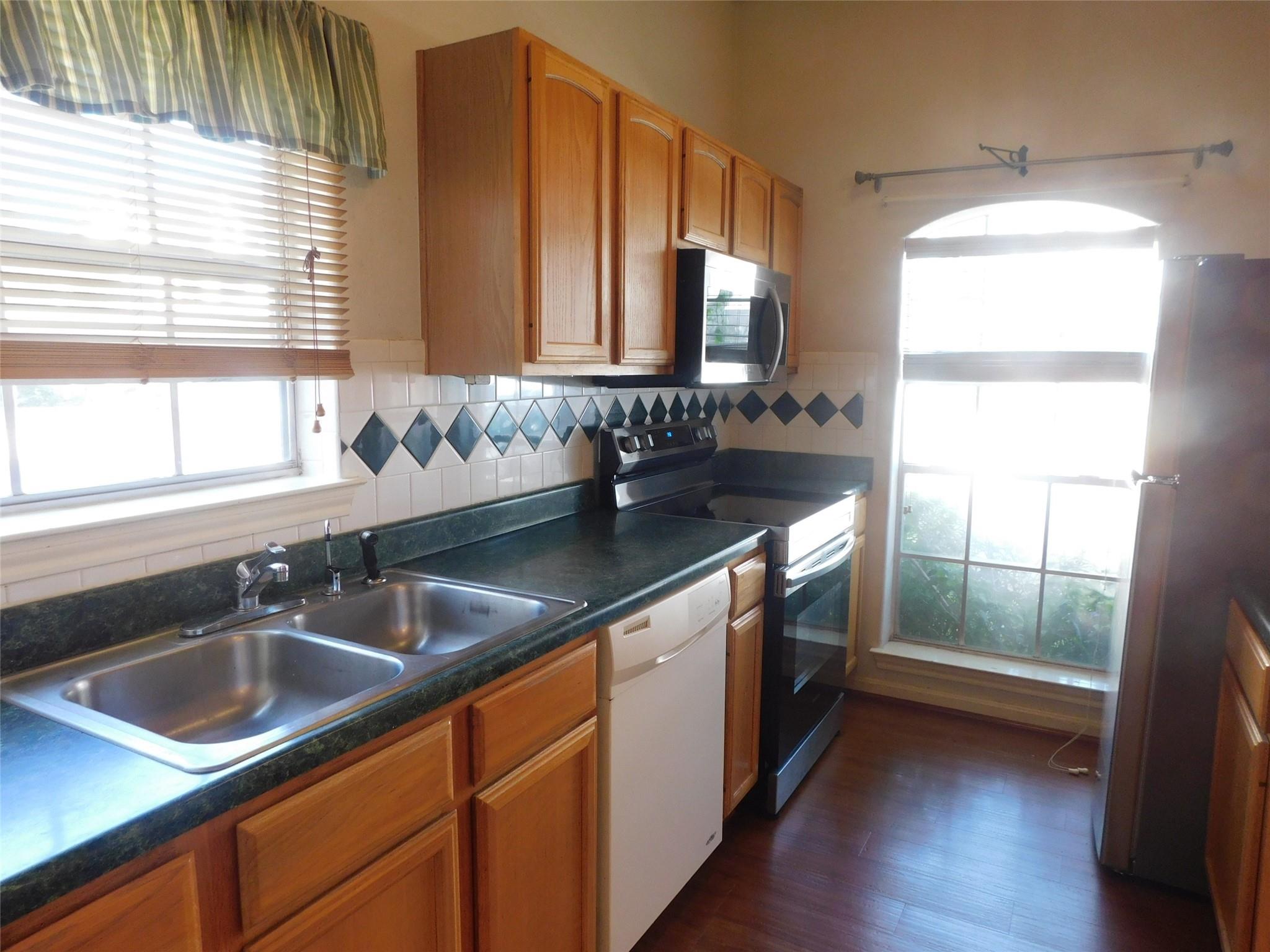 2710 Grants Lake Blvd G3
