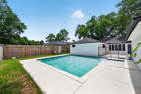 Photo of 16303 Townes Road, Friendswood, TX 77546 (MLS # 34447247)