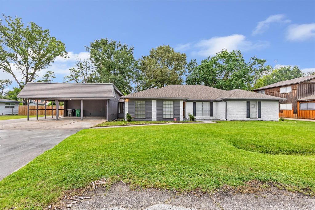 Photo of 515 Corydon Drive, Houston, TX 77336 (MLS # 49674642)