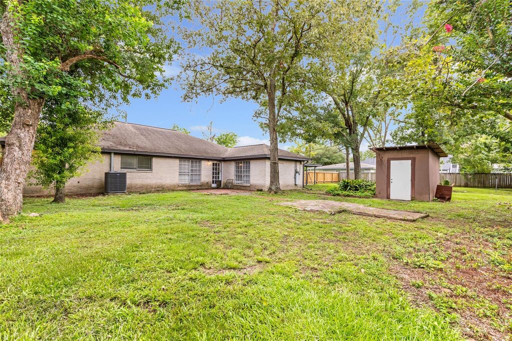 Photo of 515 Corydon Drive, Houston, TX 77336 (MLS # 49674642)