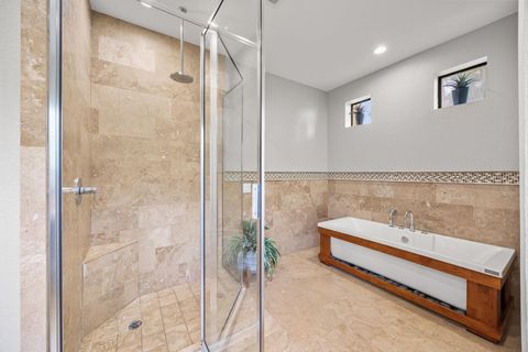 Tiny photo for 1901 W 14th 1/2 Street #C, Houston, TX 77008 (MLS # 31920029)