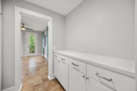 Tiny photo for 1901 W 14th 1/2 Street #C, Houston, TX 77008 (MLS # 31920029)