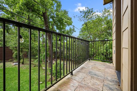 Tiny photo for 1901 W 14th 1/2 Street #C, Houston, TX 77008 (MLS # 31920029)