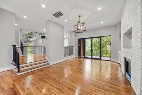 Tiny photo for 1901 W 14th 1/2 Street #C, Houston, TX 77008 (MLS # 31920029)