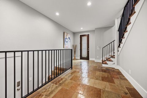 Tiny photo for 1901 W 14th 1/2 Street #C, Houston, TX 77008 (MLS # 31920029)