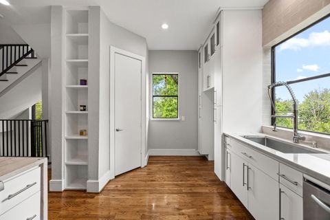 Tiny photo for 1901 W 14th 1/2 Street #C, Houston, TX 77008 (MLS # 31920029)