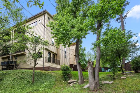 Tiny photo for 1901 W 14th 1/2 Street #C, Houston, TX 77008 (MLS # 31920029)