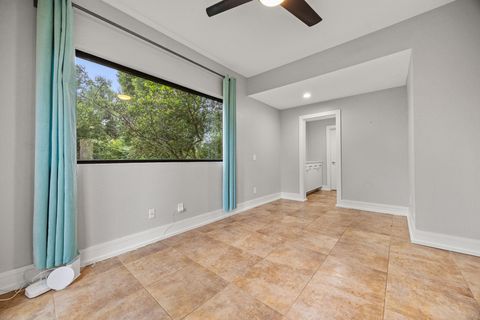 Tiny photo for 1901 W 14th 1/2 Street #C, Houston, TX 77008 (MLS # 31920029)