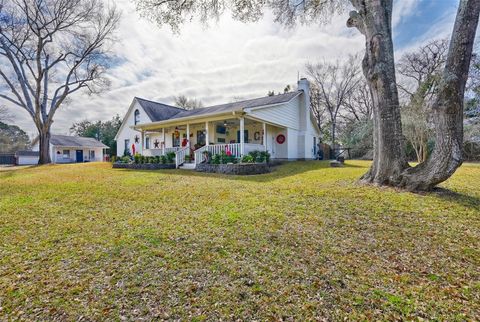 Photo of 540 Hickory Creek Road, Bellville, TX 77418 (MLS # 45606146)