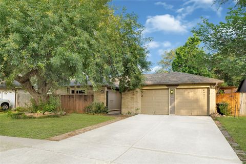 Photo of 2515 Harvest Cove, Friendswood, TX 77546 (MLS # 35527662)