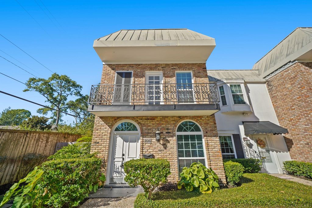 Photo of 2010 Stoney Brook Drive #1, Houston, TX 77063 (MLS # 12150931)