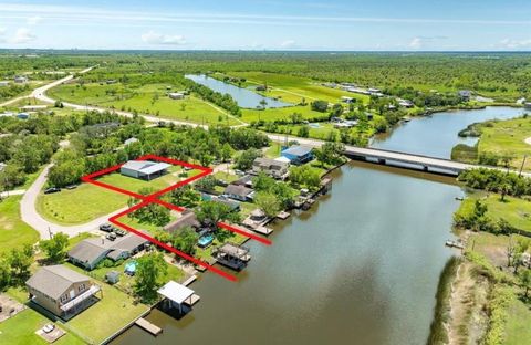 Photo of 131 Bastrop Bayou Drive, Angleton, TX 77515 (MLS # 90950026)