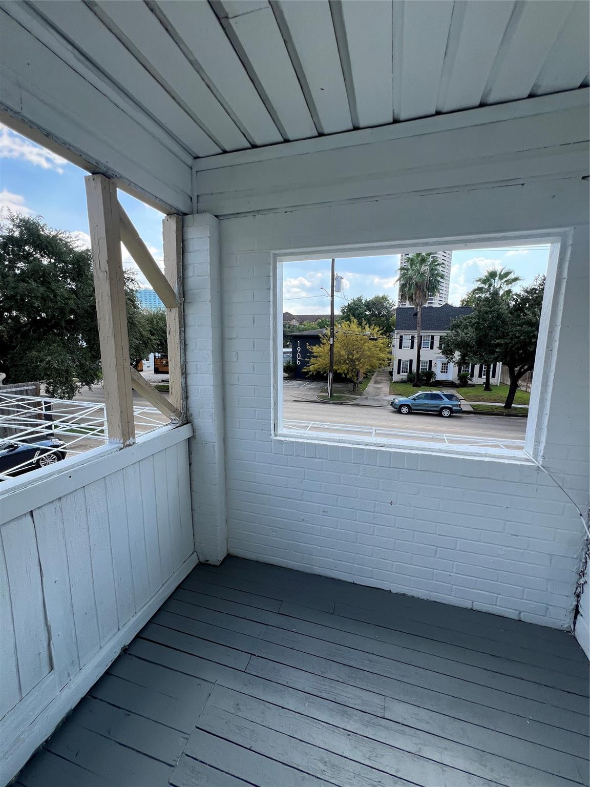1905 Binz Street 6