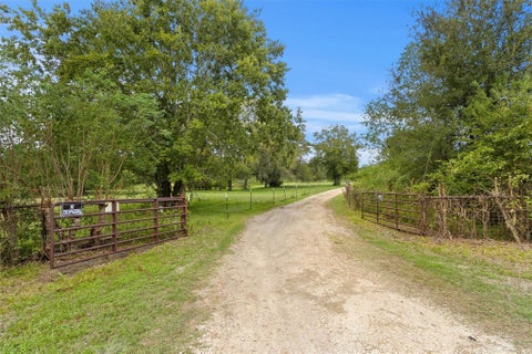 Photo of 26962 Old Highway 105 W, Montgomery, TX 77316 (MLS # 36292395)