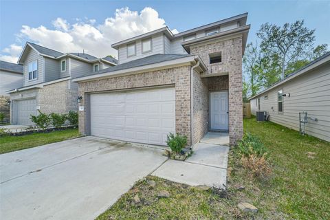 Photo of 412 Emerald Thicket Lane, Houston, TX 77336 (MLS # 3798954)