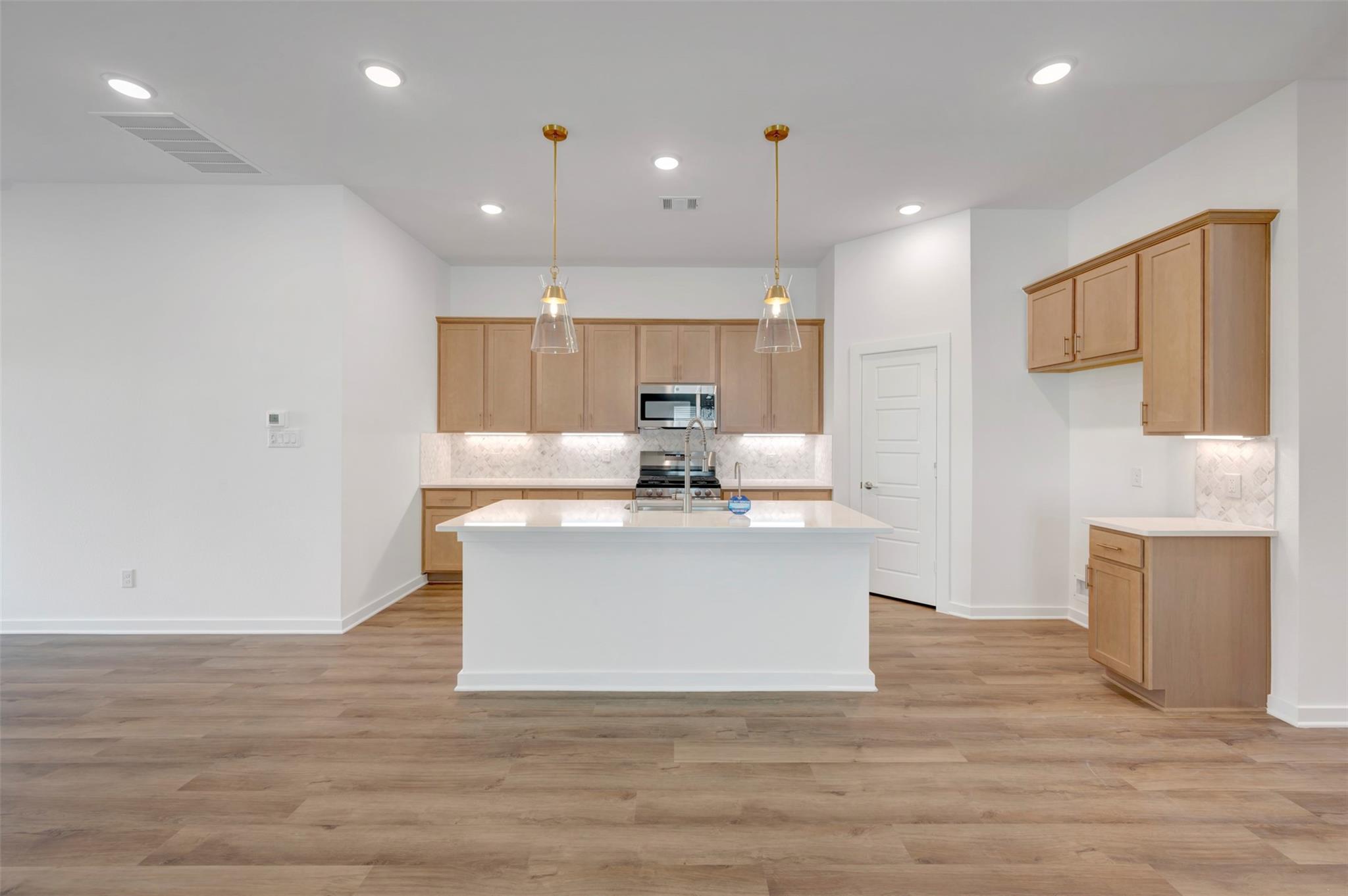 5822 Sunkissed Drive