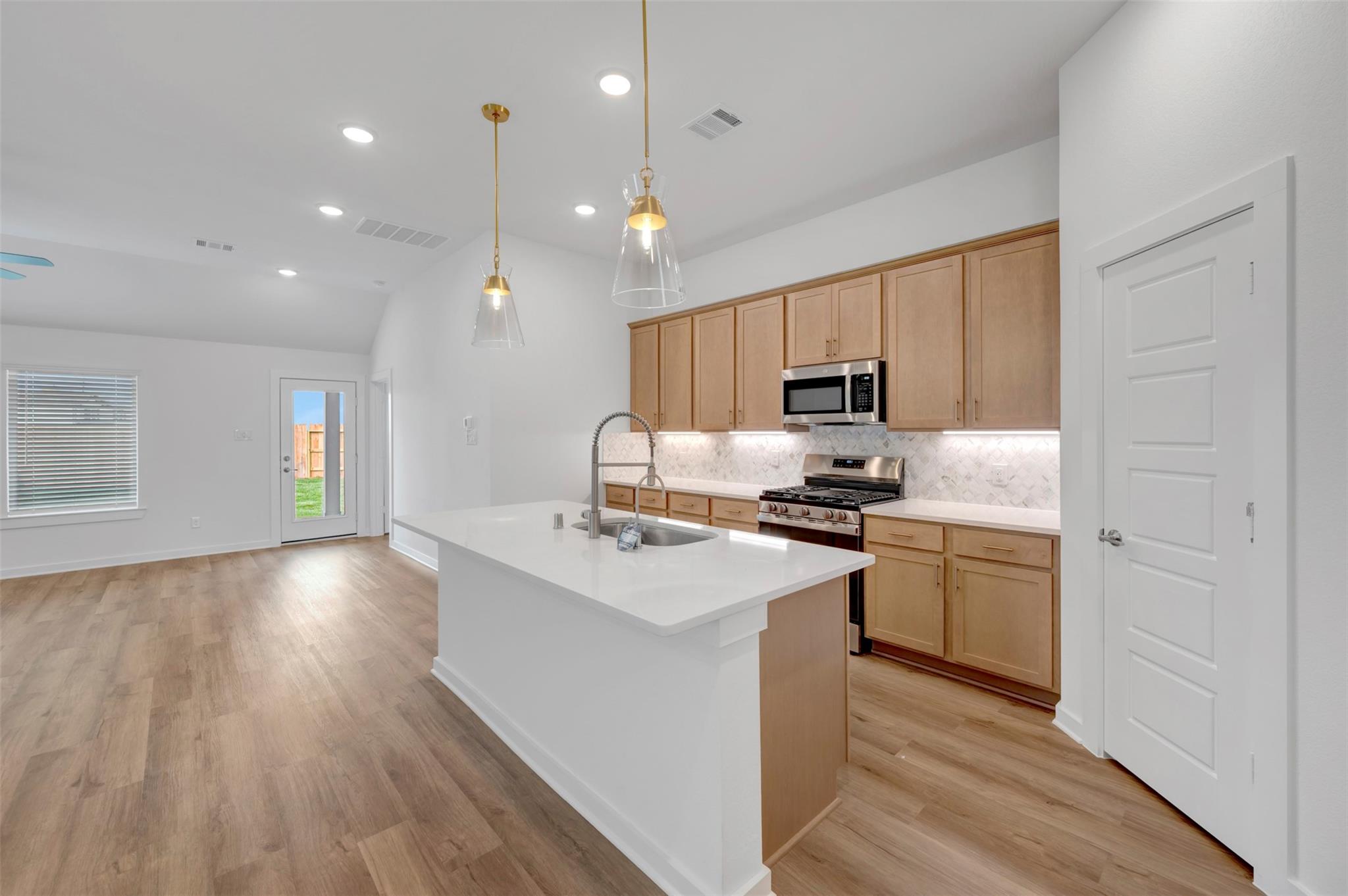 5822 Sunkissed Drive