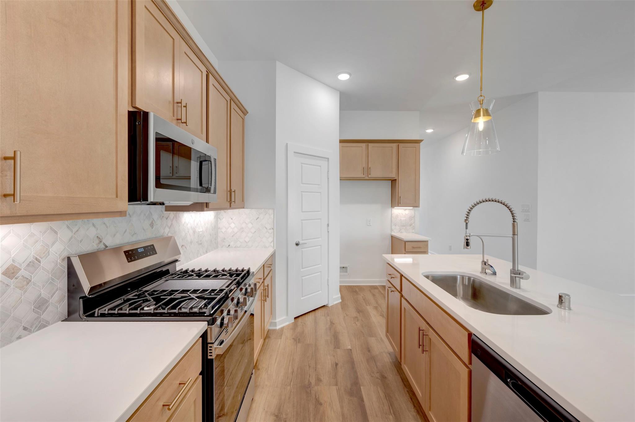 5822 Sunkissed Drive