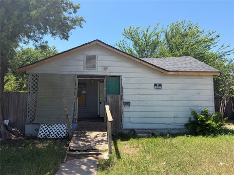Homes For Sale - 1374 Chestnut Street<br/> Taylor County, Abilene, TX 79602