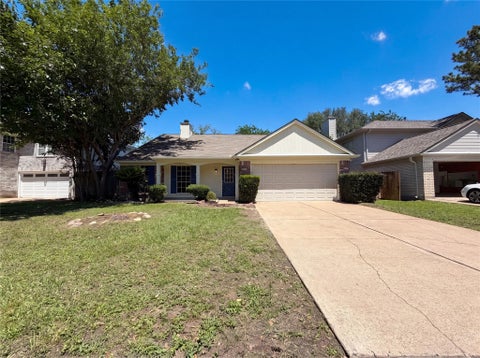 Homes For Sale - 10422 Elk Point Lane<br/> Houston, TX 77064