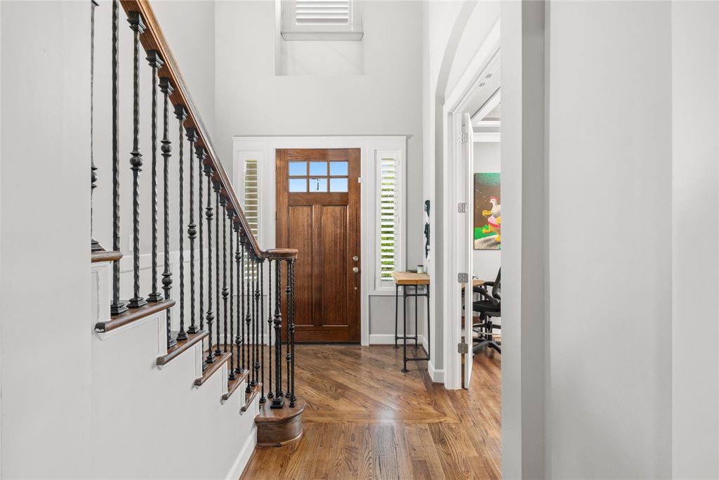 Photo of 1631 Du Barry Lane, Houston, TX 77018 (MLS # 54320030)