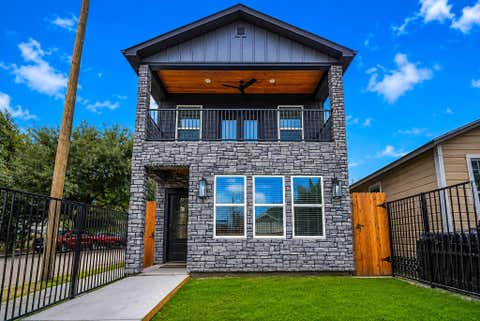 Photo of 334 E 31st Street, Houston, TX 77018 (MLS # 52072943)