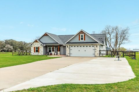 Photo of 613 Winchester Trail, Angleton, TX 77515 (MLS # 78938347)