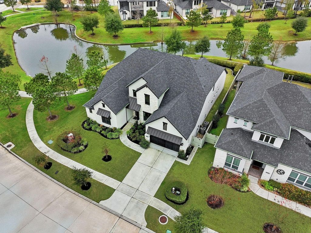 Photo of 10102 S Goshawk Trail, Conroe, TX 77385 (MLS # 66690234)