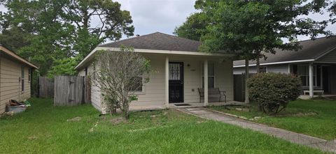 Photo of 11807 Greenmesa Drive, Houston, TX 77044 (MLS # 19421854)