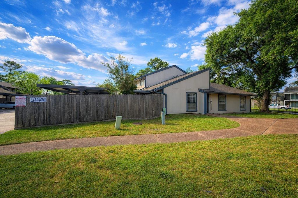 Photo of 5817 W Tidwell Road, Houston, TX 77092 (MLS # 6852476)
