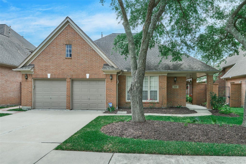 Photo of 13839 Carriage Walk Lane, Houston, TX 77077 (MLS # 2590419)