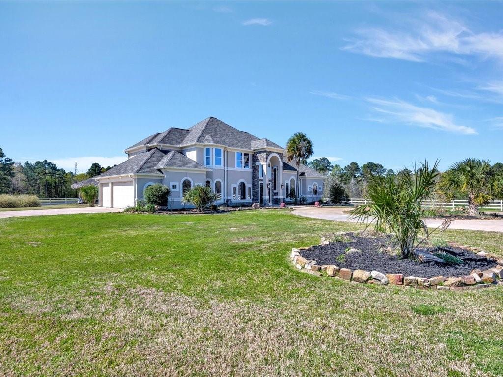 8206 E East State Highway 103