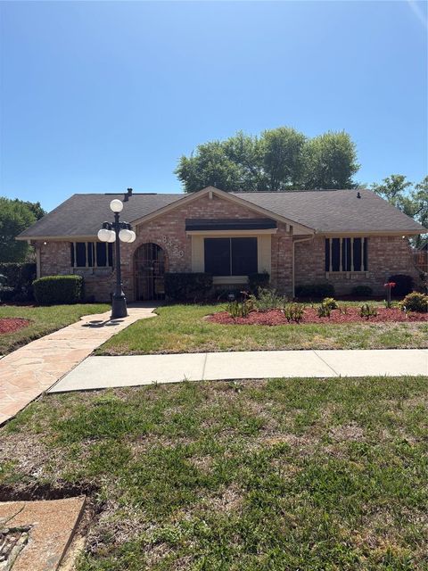 Homes For Rent - 8450 Bigwood Street<br/> Houston, TX 77078