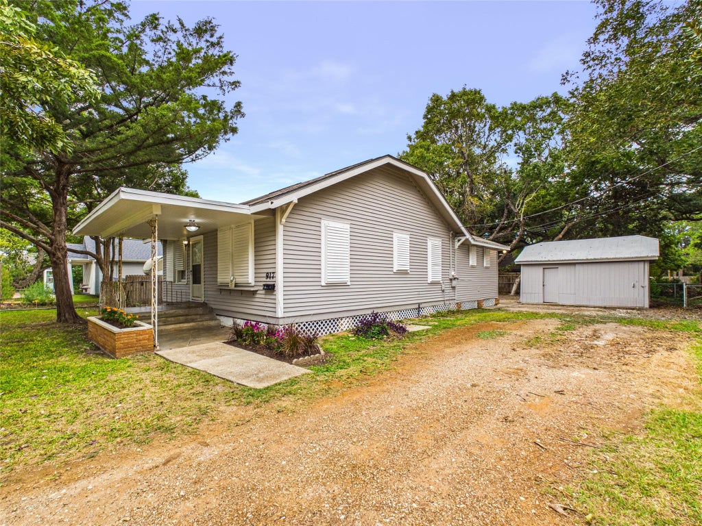 Photo of 917 Laurel Street, La Marque, TX 77568 (MLS # 81794979)