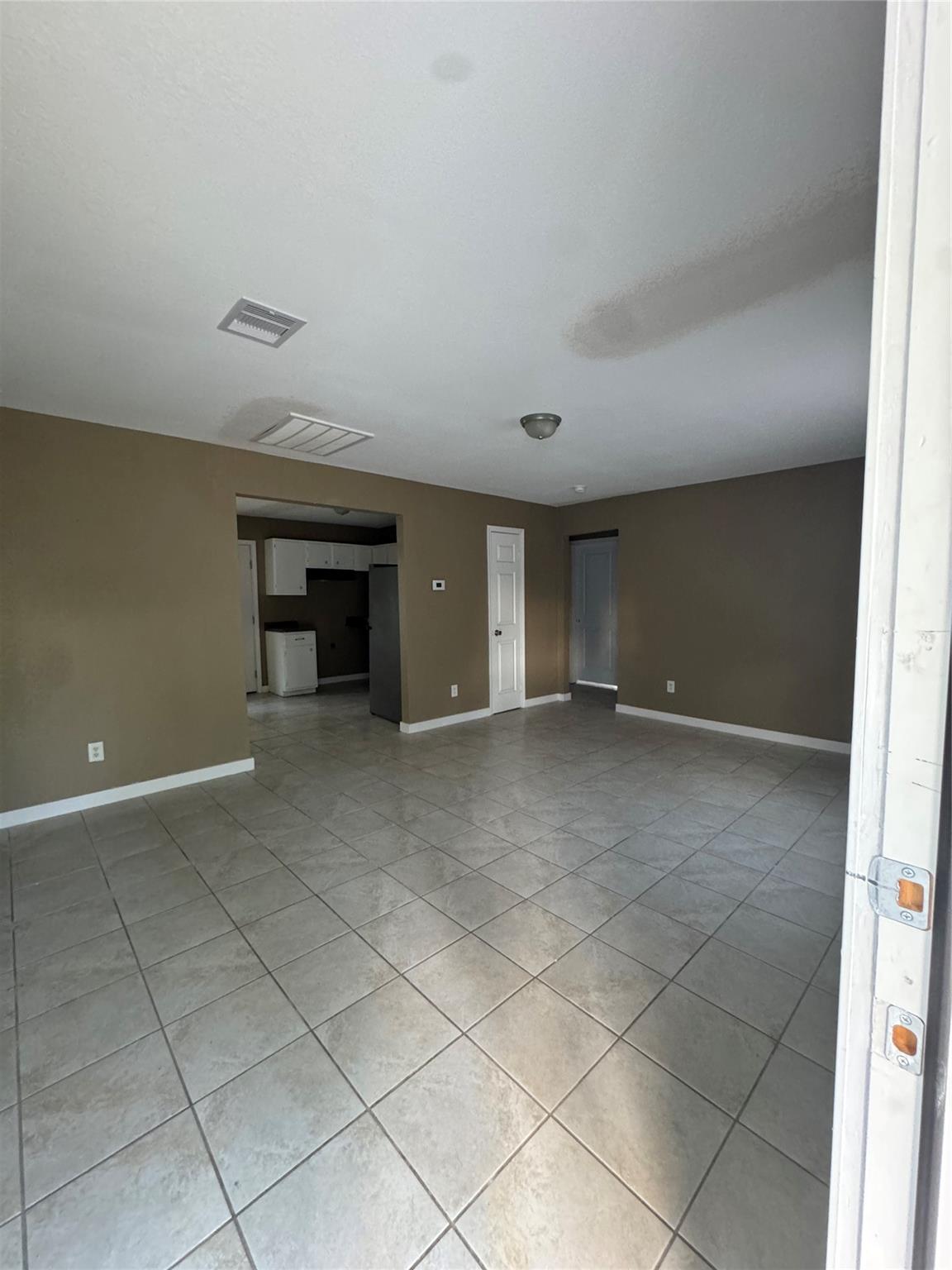 2125 Kingsdale Drive