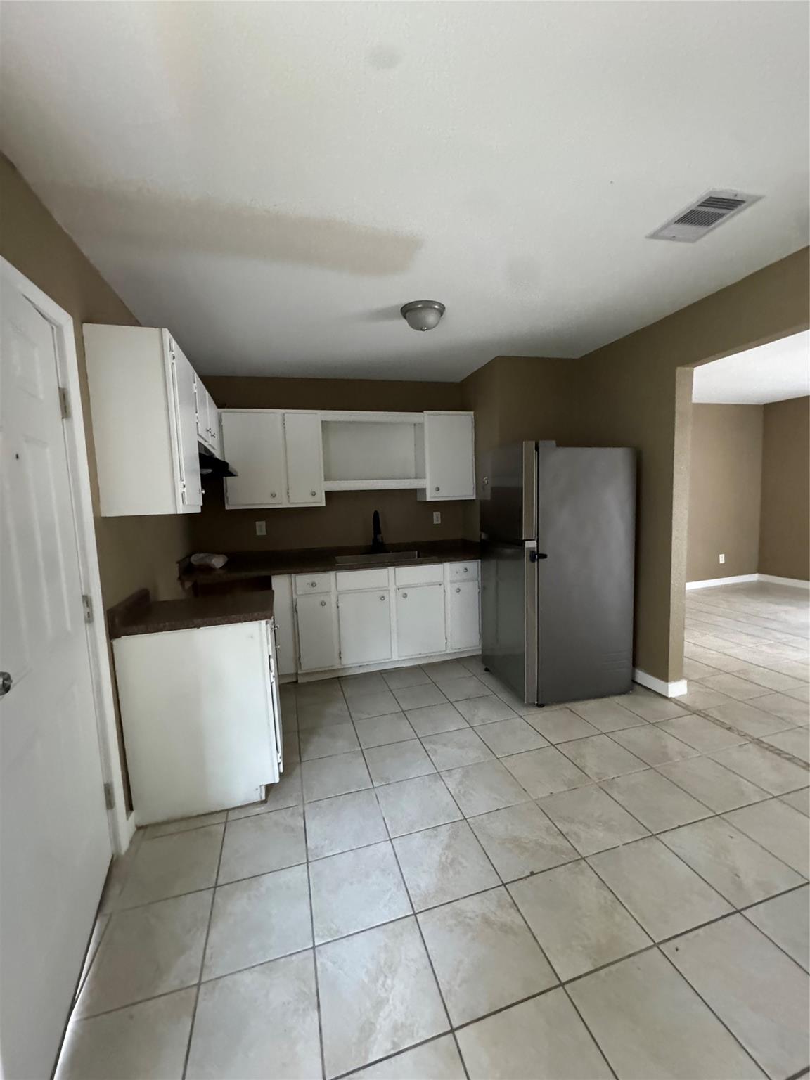 2125 Kingsdale Drive