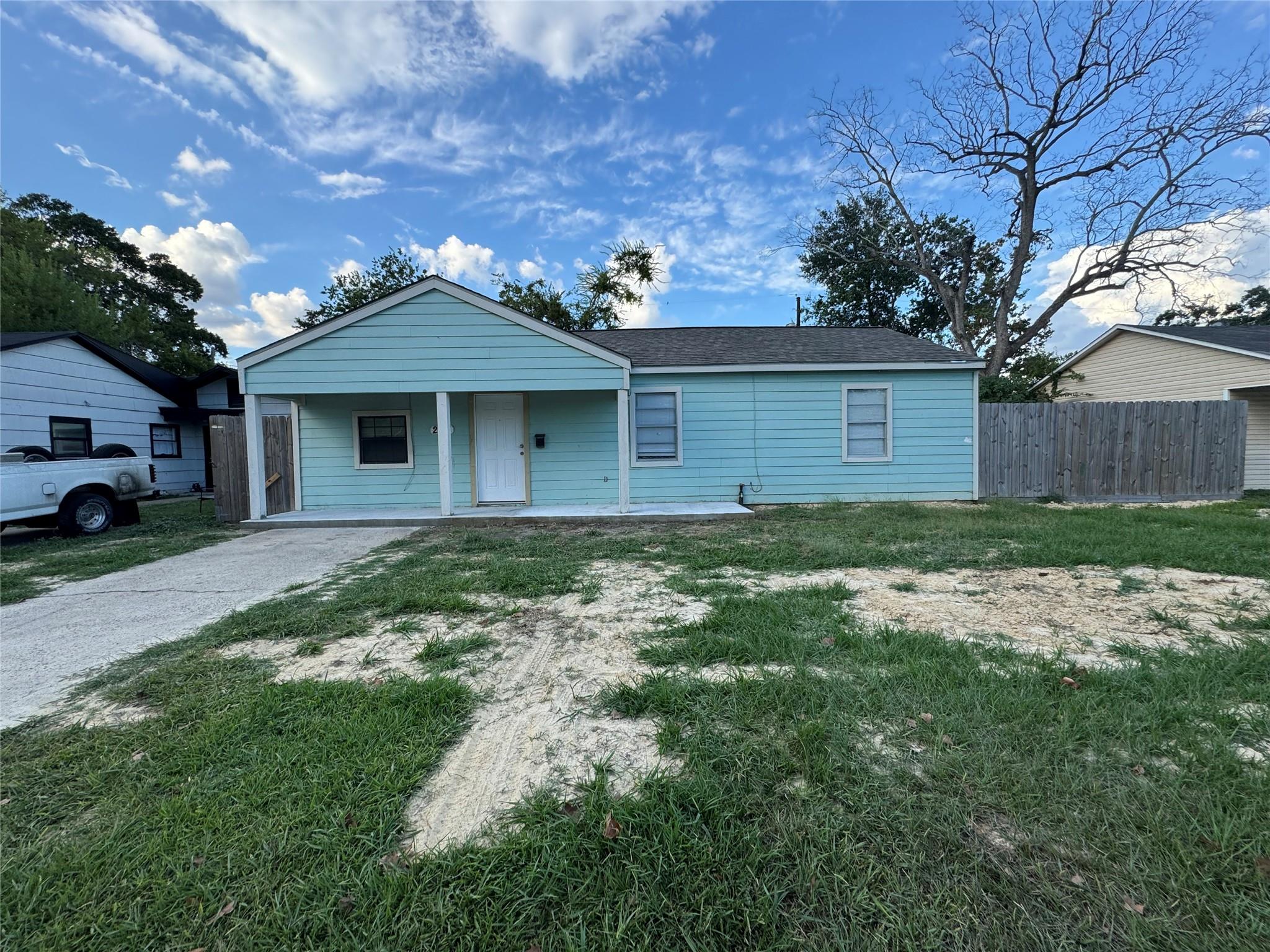 2125 Kingsdale Drive